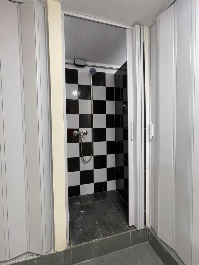 Ommi Hostel سانت جوليان المظهر الخارجي الصورة