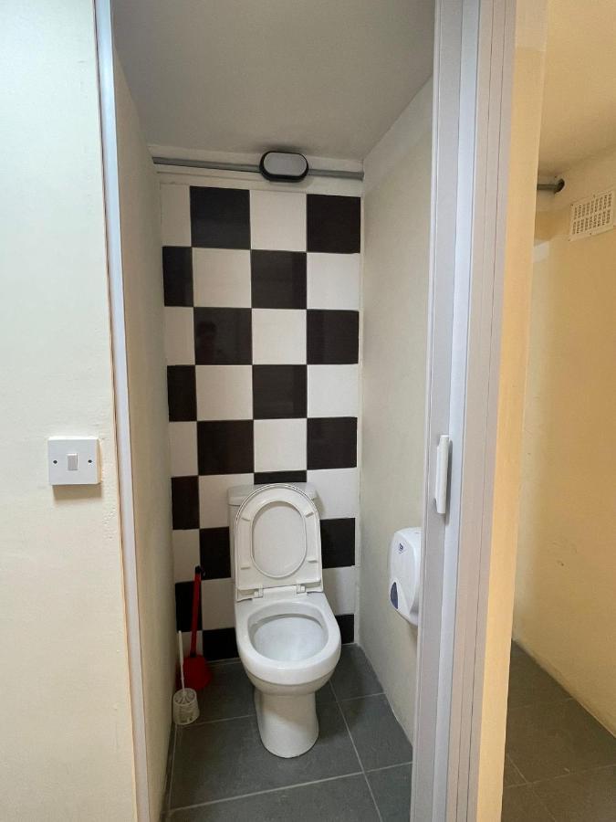Ommi Hostel سانت جوليان المظهر الخارجي الصورة
